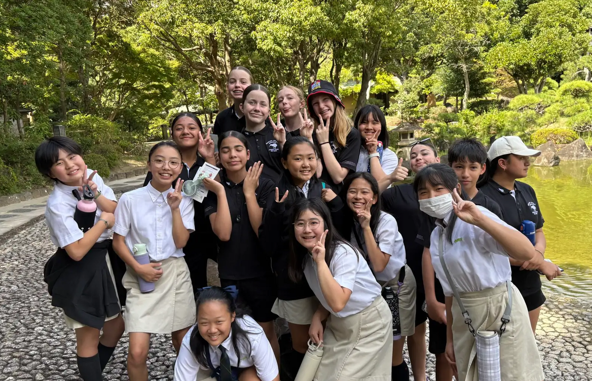 Photo of school trip to Japan with students from Maeroa and Japan